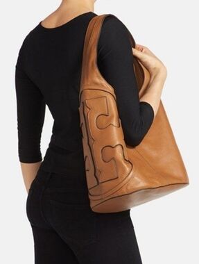 Large Logo Tory Burch Tan Leather Hobo Bag – Soft, Spacious & Stylish